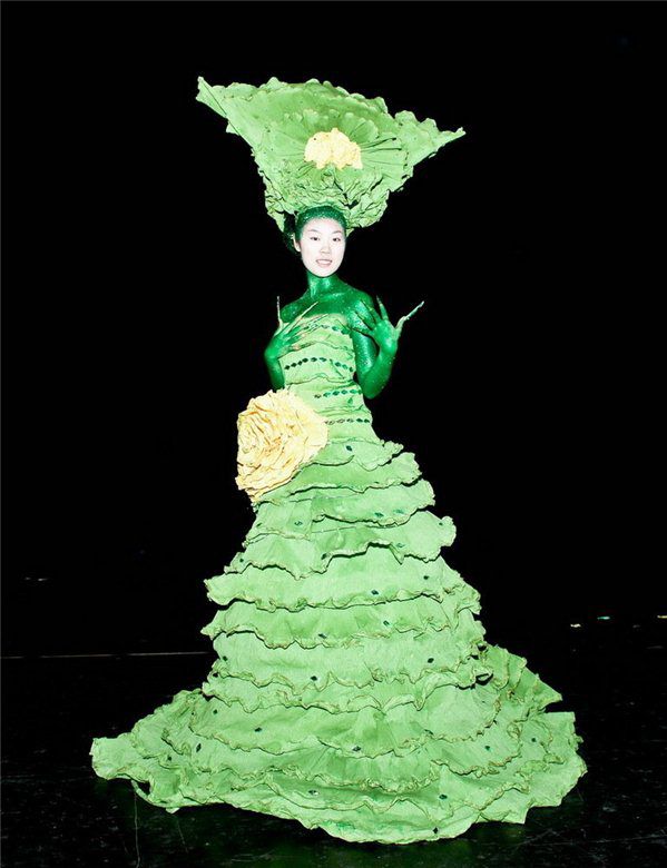 美(měi)容美(měi)发化妆比(bǐ)赛作品5 美容美(měi)发化妆比赛作(zuò)品5